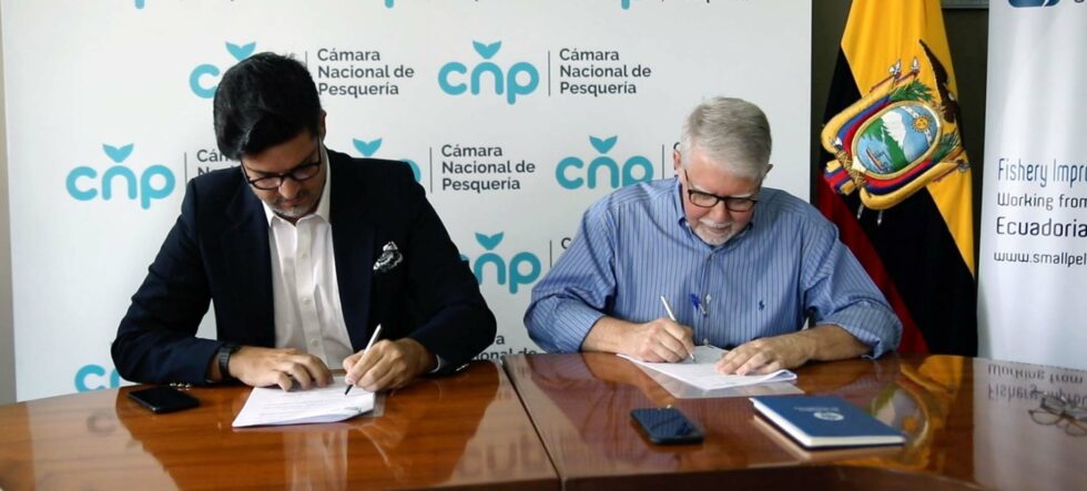 Cámara Nacional de Pesquería suscribe convenios de cooperación con la Autoridad Pesquera para implementar proyectos de mejora pesquera en Ecuador